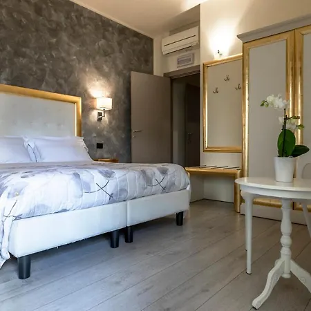 Daydreaming House 4*