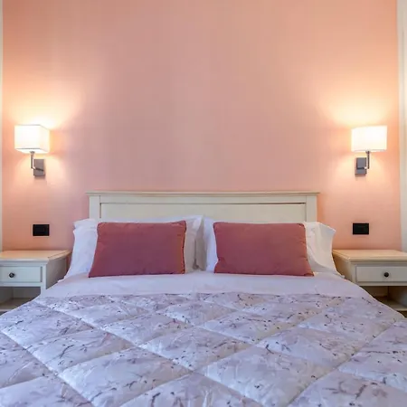 Daydreaming House 4*